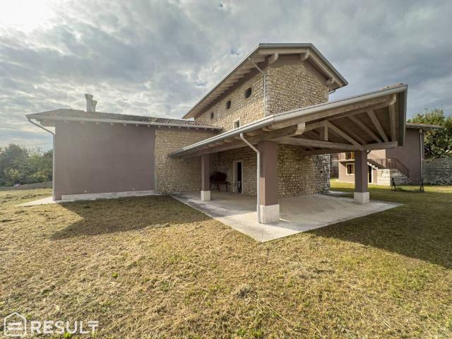 Villa Indipendente in vendita a Beorchia, Aviano