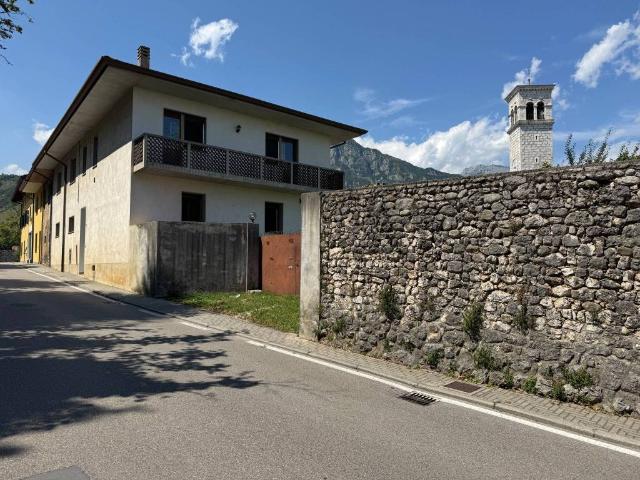 Villa Indipendente in vendita a Castello di Aviano, Aviano