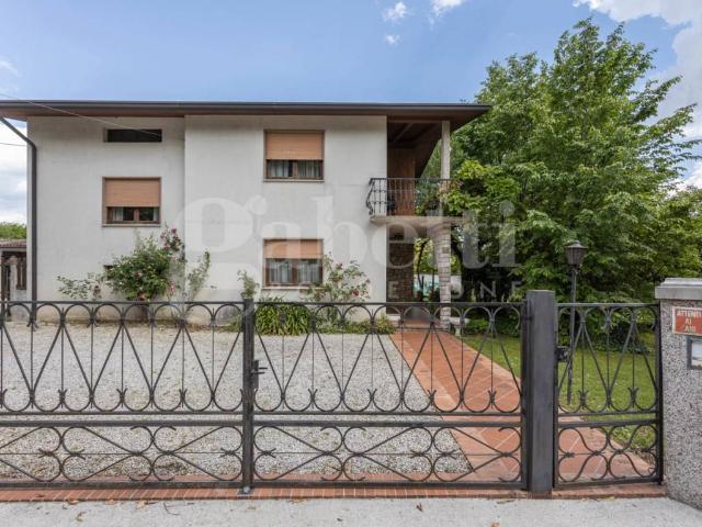 Villa Indipendente in vendita a Aviano, Friuli-Venezia Giulia