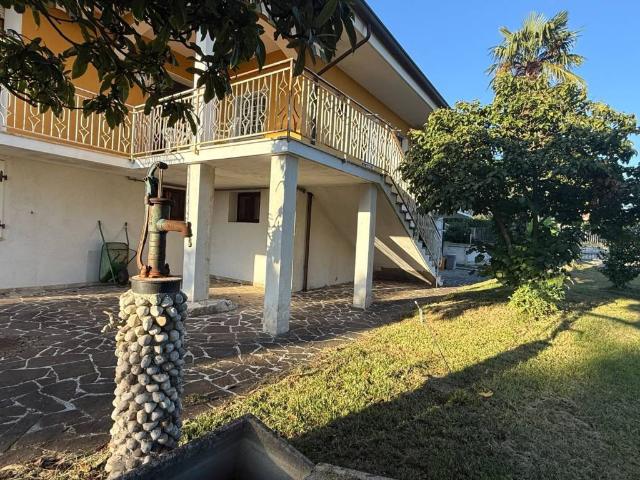 Villa Indipendente in vendita a Villotta / Vilote, Aviano / Davian