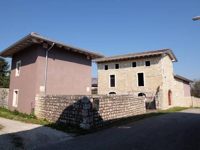Villa Indipendente in vendita a Aviano, Friuli-Venezia Giulia