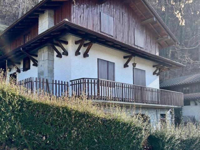 Villa Indipendente in vendita a Cantul, Aviatico