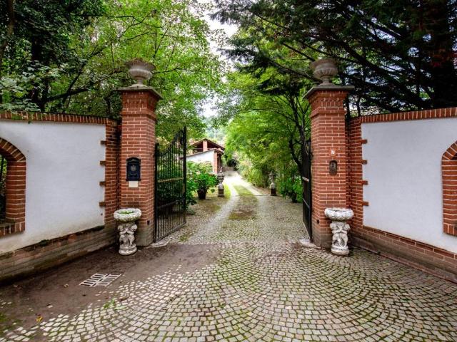 Villa Indipendente in vendita a Borgata Girba, Piemonte