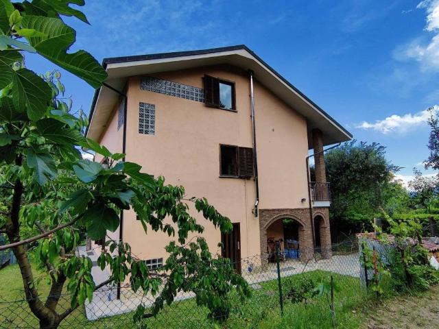 Villa Indipendente in vendita a Villaggio Primavera, Piemonte