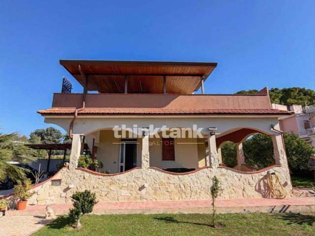 Villa Indipendente in vendita a Gallina, Avola
