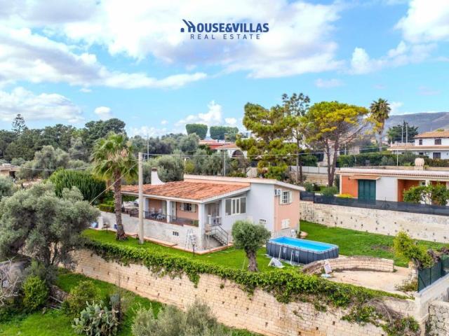 Villa Indipendente in vendita a Gallina, Avola