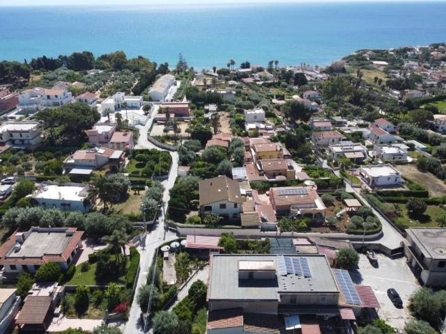 Villa Indipendente in vendita a Gallina, Avola