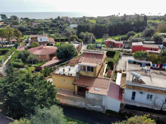 Villa Indipendente in vendita a Gallina, Avola