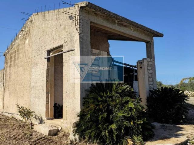 Villa Indipendente in vendita a Gallina, Avola