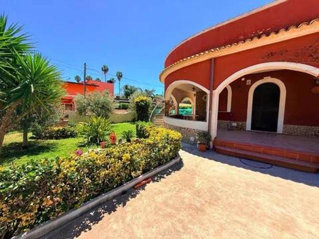 Villa Indipendente in vendita a Gallina, Avola