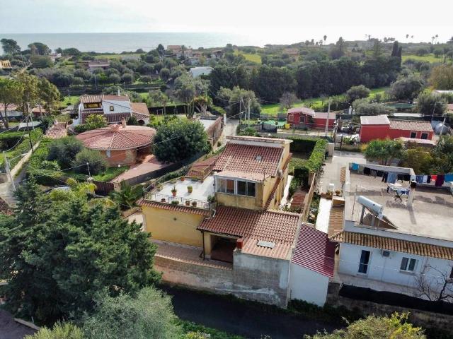 Villa Indipendente in vendita a Gallina, Avola