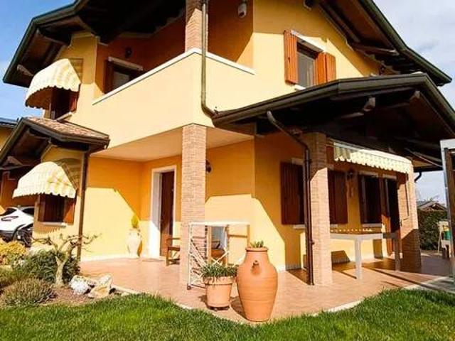 Villa Indipendente in vendita a Azzano Decimo, Friuli-Venezia Giulia