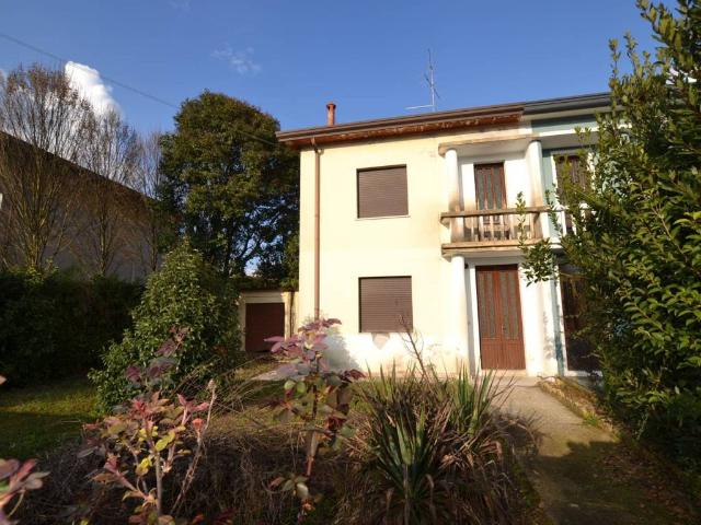 Villa Indipendente in vendita a Azzano Decimo, Friuli-Venezia Giulia