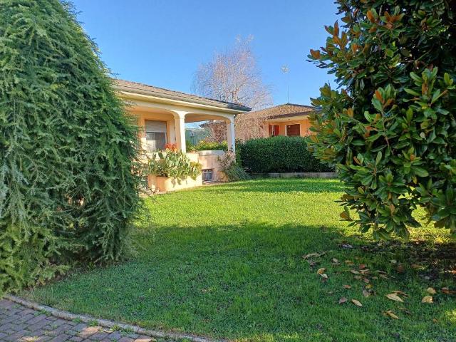 Villa Indipendente in vendita a Azzano Decimo, Friuli-Venezia Giulia