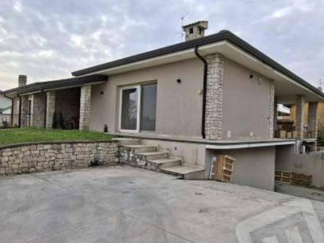 Villa Indipendente in vendita a Pontegatello, Azzano Mella