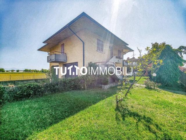 Villa Indipendente in vendita a Azzano San Paolo, Lombardia