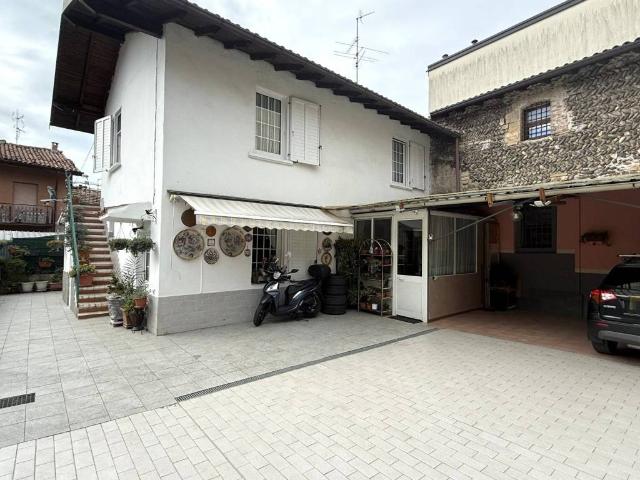 Villa Indipendente in vendita a Azzano San Paolo, Lombardia