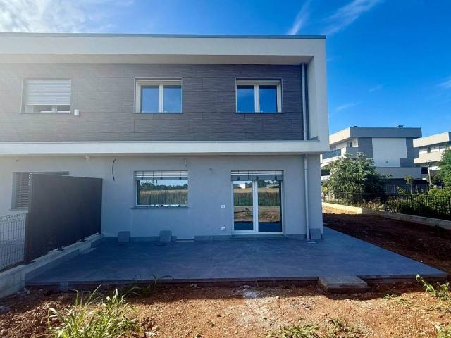 Villa Indipendente in vendita a Azzano San Paolo, Lombardia