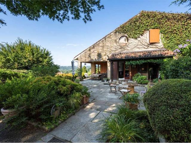 Villa Indipendente in vendita a Azzate, Lombardia
