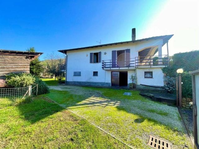 Villa Indipendente in vendita a Azzate, Lombardia