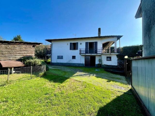 Villa Indipendente in vendita a Vegonno, Azzate