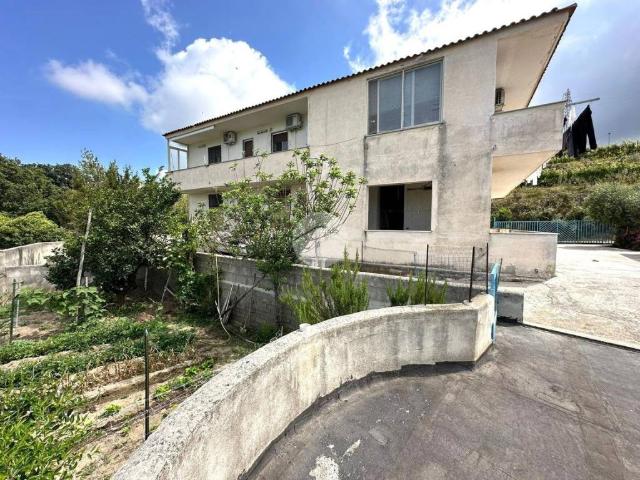Villa Indipendente in vendita a Bacoli, Campania