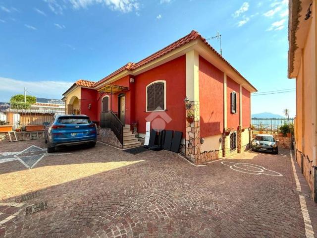 Villa Indipendente in vendita a Bacoli, Campania