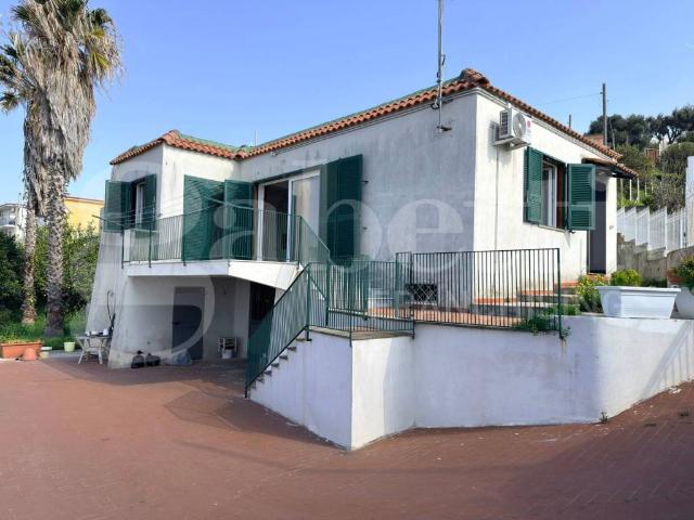 Villa Indipendente in vendita a Bacoli, Campania