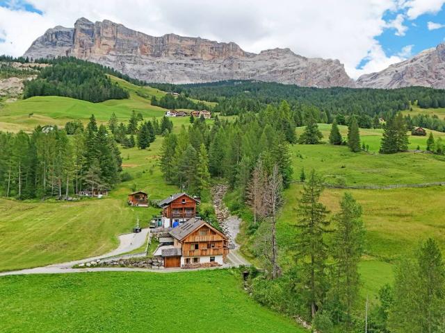 Villa Indipendente in vendita a Badia - Abtei, Trentino-Alto Adige/Südtirol