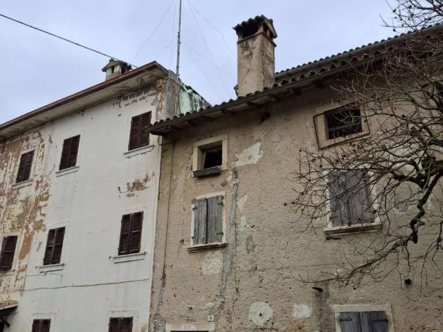 Villa Indipendente in vendita a Badia Calavena, Veneto