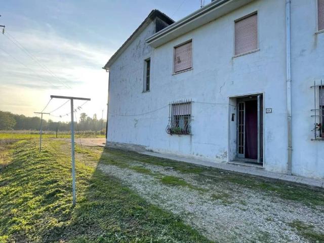 Villa Indipendente in vendita a Salvaterra, Badia Polesine