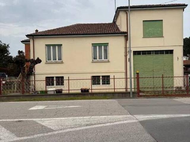 Villa Indipendente in vendita a Salvaterra, Badia Polesine