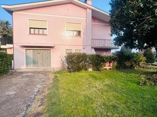 Villa Indipendente in vendita a Badia Polesine, Veneto
