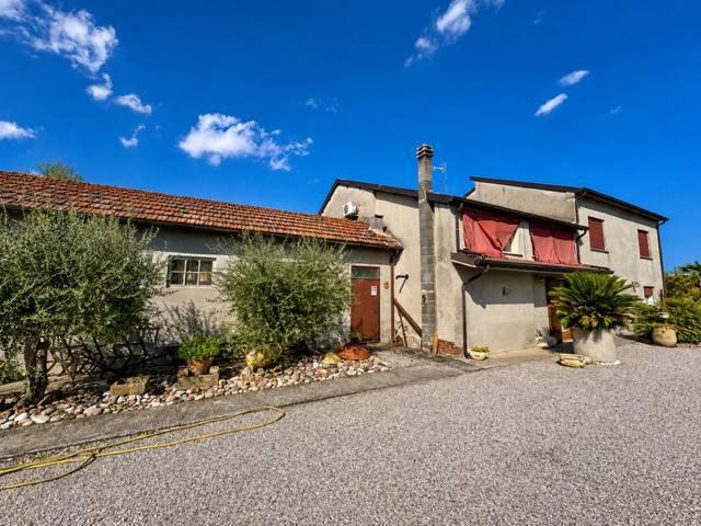 Villa Indipendente in vendita a Badia Polesine, Veneto