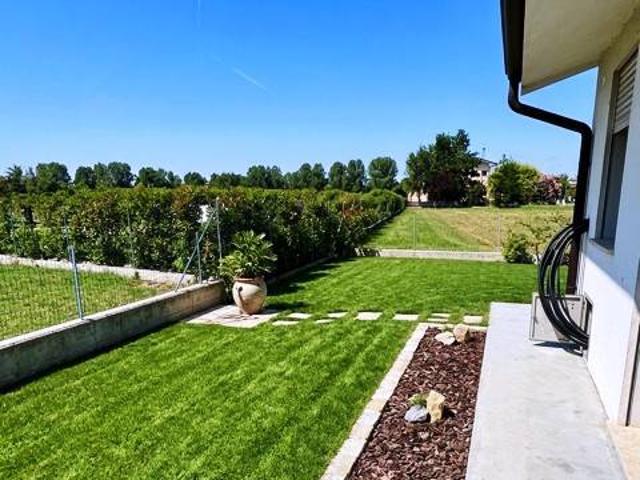 Villa Indipendente in vendita a Badia Polesine, Veneto