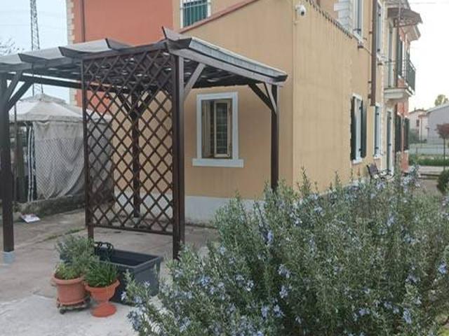 Villa Indipendente in vendita a Badia Polesine, Veneto
