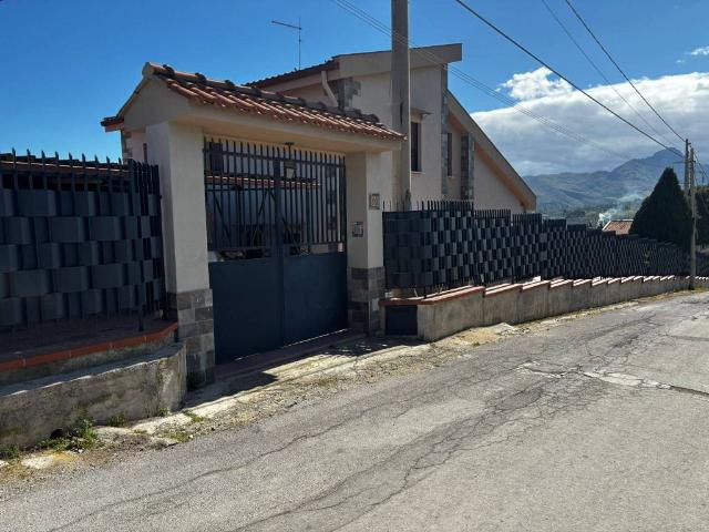 Villa Indipendente in vendita a Bagheria, Sicilia