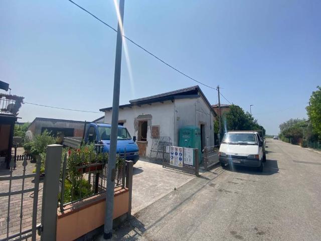 Villa Indipendente in vendita a Villa Prati, Bagnacavallo