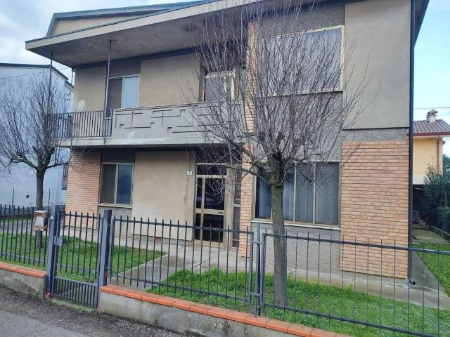 Villa Indipendente in vendita a Unione dei comuni della Bassa Romagna, Bagnacavallo