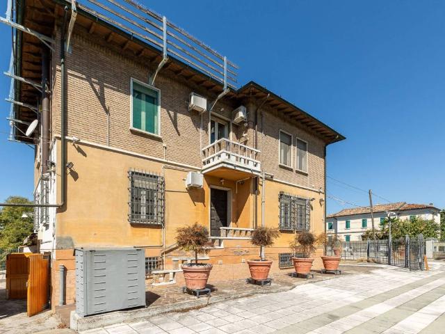 Villa Indipendente in vendita a Bagnacavallo, Ravenna