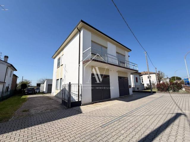 Villa Indipendente in vendita a Unione dei comuni della Bassa Romagna, Bagnacavallo