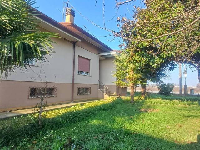 Villa Indipendente in vendita a Bagnaria Arsa, Friuli-Venezia Giulia