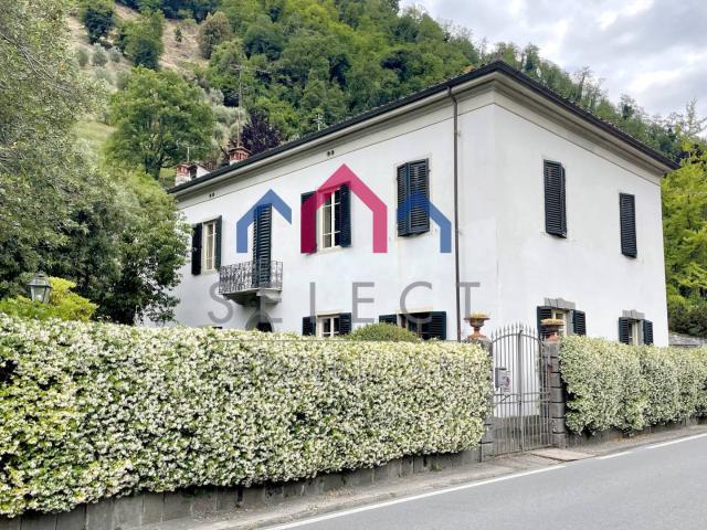 Villa Indipendente in vendita a Unione dei comuni Media Valle del Serchio, Ponte A Serraglio