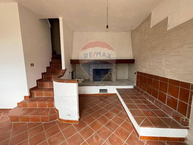 Villa Indipendente in vendita a Unione dei comuni Media Valle del Serchio, Crasciana
