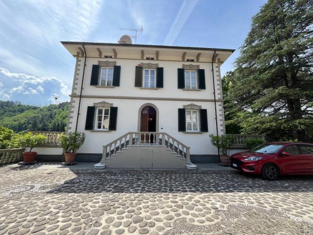 Villa Indipendente in vendita a Unione dei comuni Media Valle del Serchio, Ponte A Serraglio