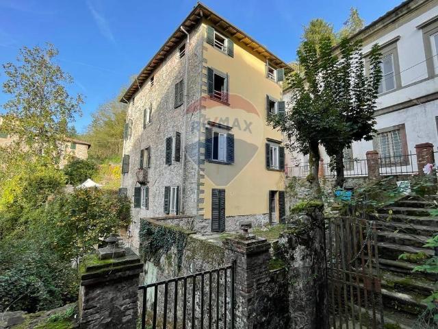 Villa Indipendente in vendita a Unione dei comuni Media Valle del Serchio, Ponte A Serraglio