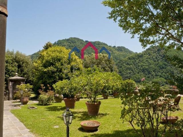 Villa Indipendente in vendita a Unione dei comuni Media Valle del Serchio, Fornoli