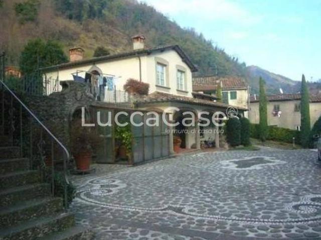 Villa Indipendente in vendita a Unione dei comuni Media Valle del Serchio, Ponte A Serraglio