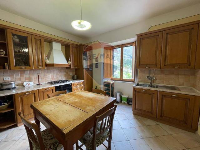 Villa Indipendente in vendita a Unione dei comuni Media Valle del Serchio, Toscana