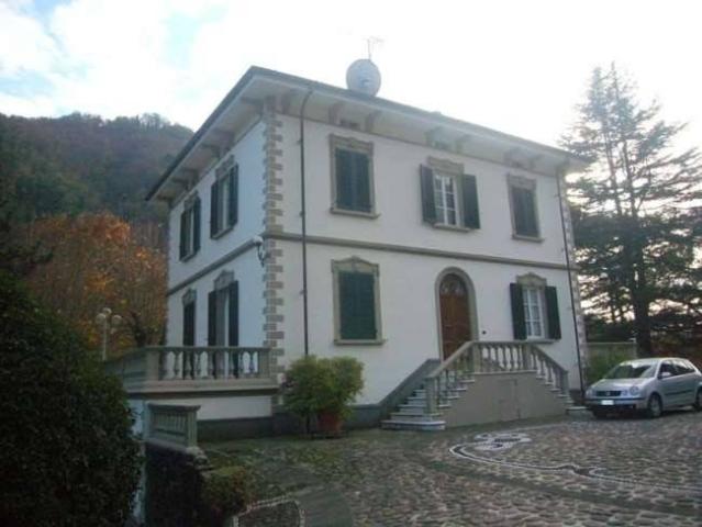 Villa Indipendente in vendita a Unione dei comuni Media Valle del Serchio, Ponte A Serraglio